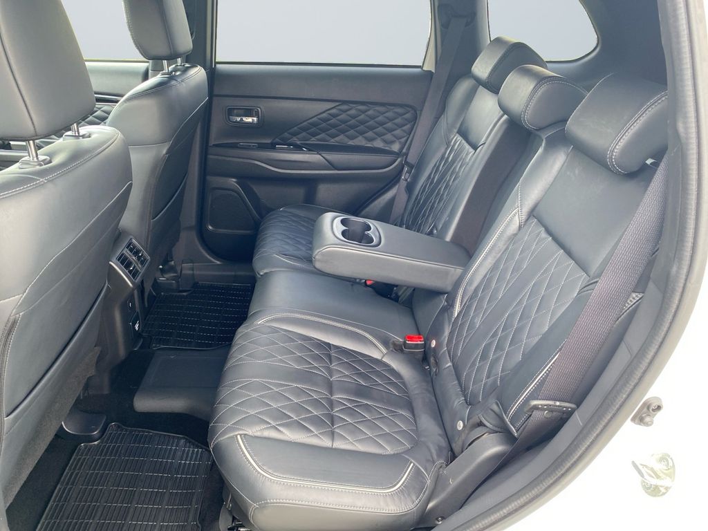 Mitsubishi Outlander 2021