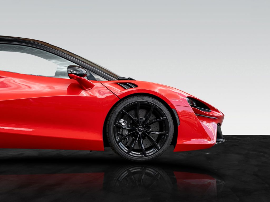 McLaren Artura 2024