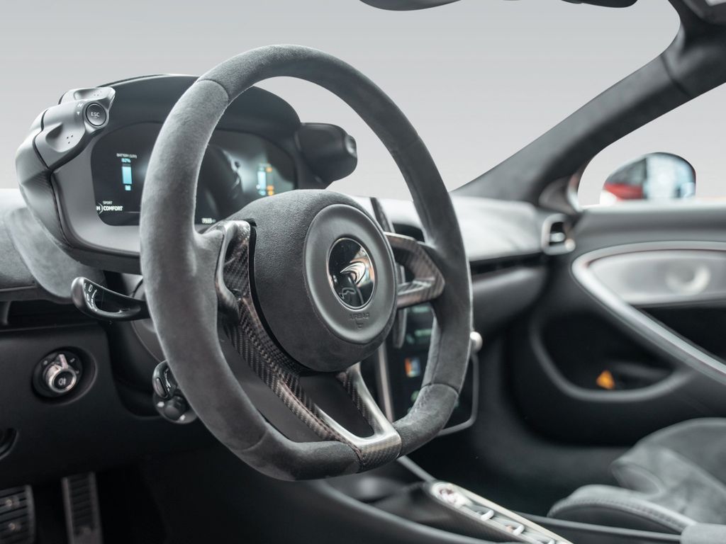McLaren Artura 2024