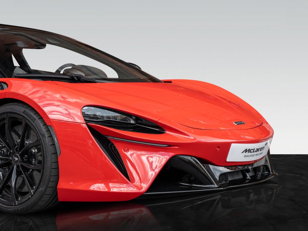 McLaren Artura 2024