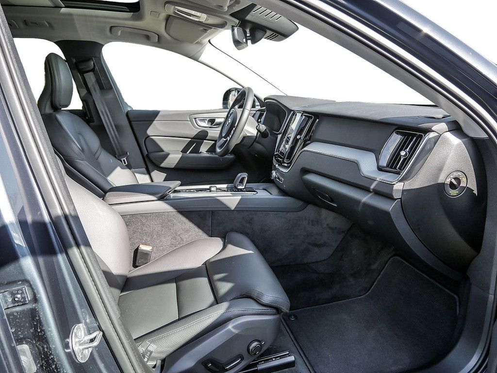 Volvo XC60 2025