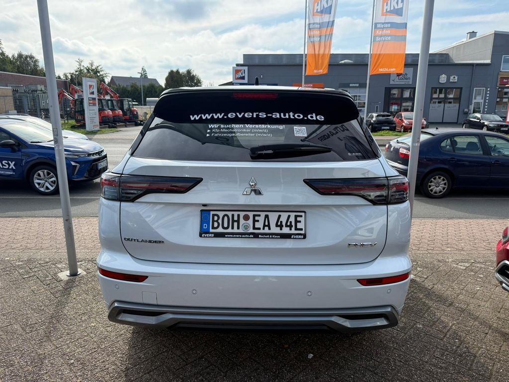 Mitsubishi Outlander 2025