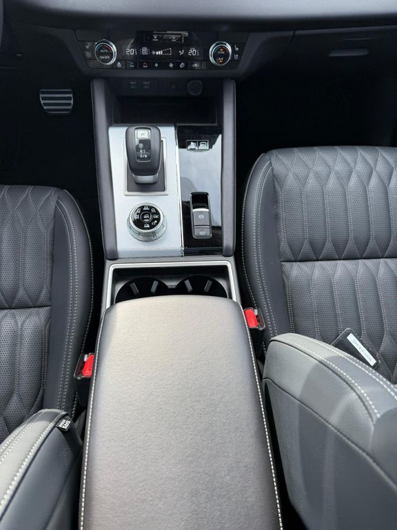 Mitsubishi Outlander 2025