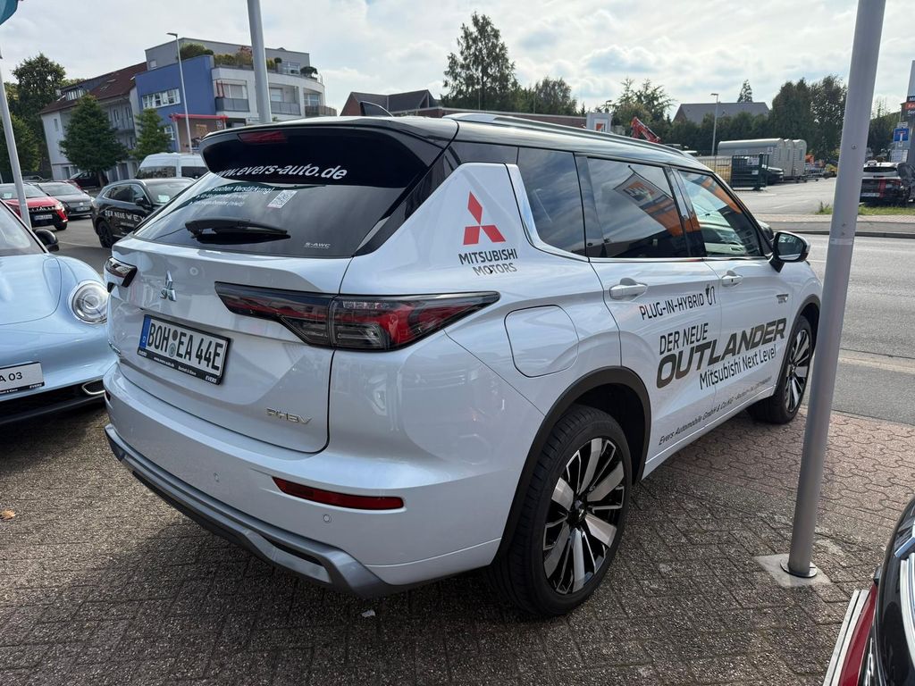 Mitsubishi Outlander 2025