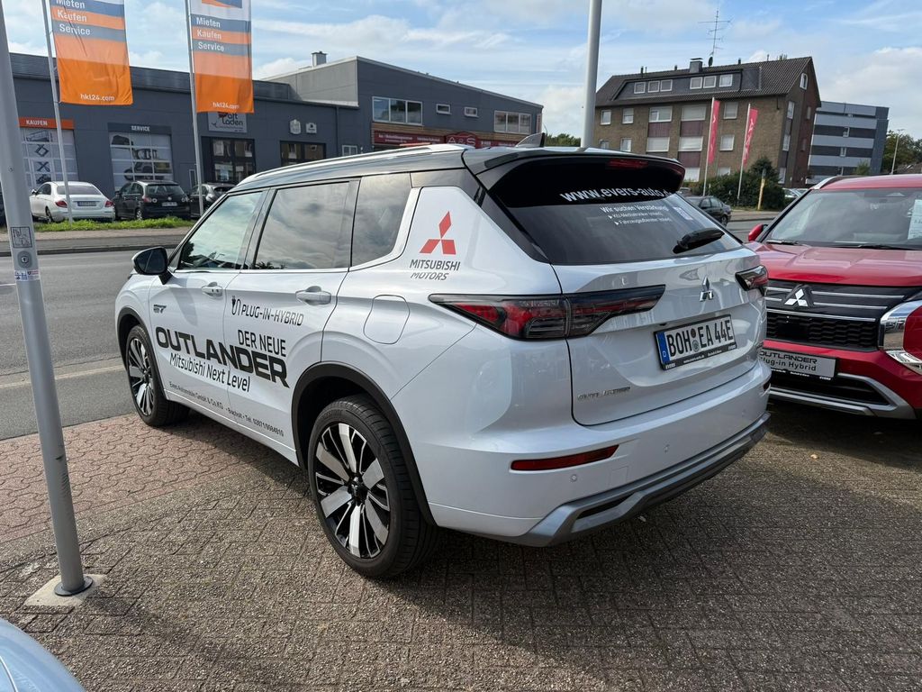 Mitsubishi Outlander 2025