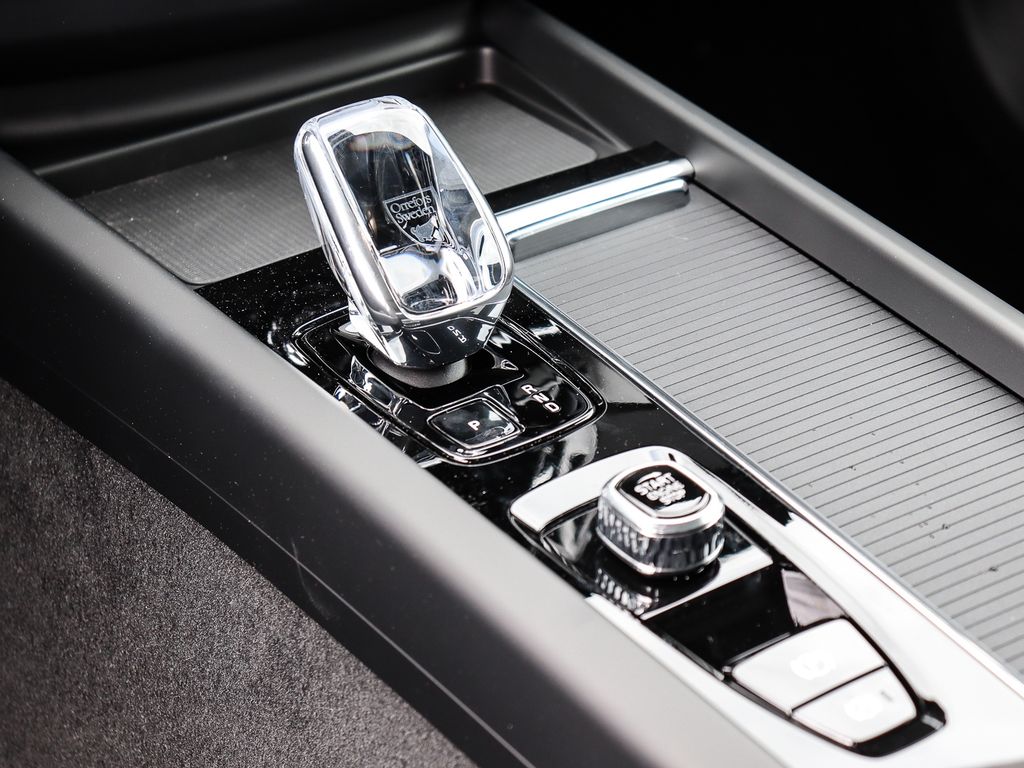 Volvo XC60 2025