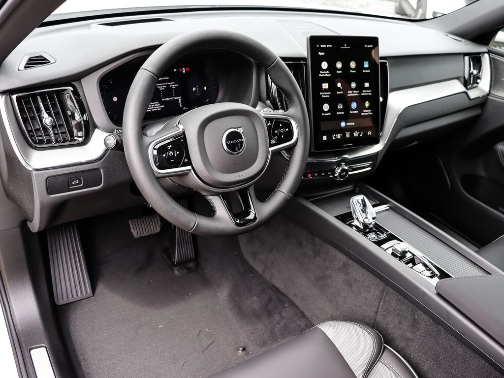 Volvo XC60 2025
