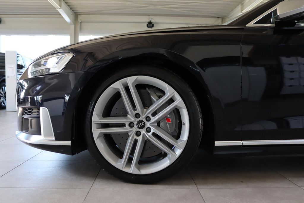 Audi S8 2021