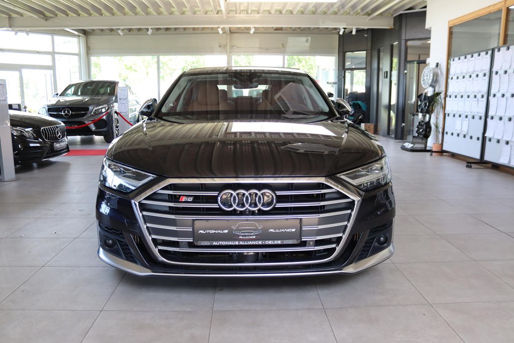 Audi S8 2021