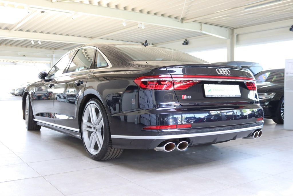 Audi S8 2021
