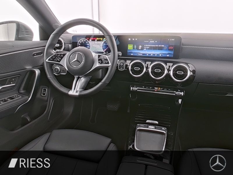 Mercedes-Benz CLA 200 2025