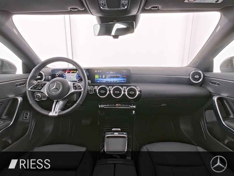 Mercedes-Benz CLA 200 2025
