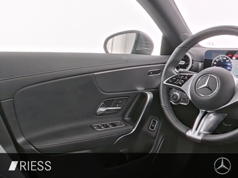 Mercedes-Benz CLA 200 2025