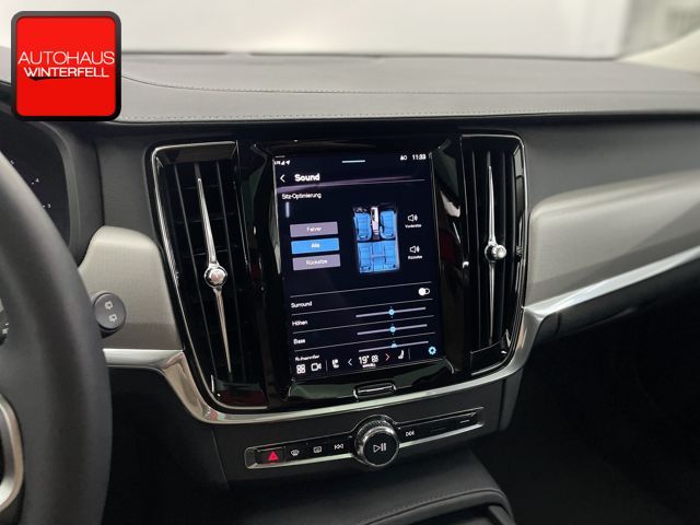 Volvo V90 Cross Country 2023