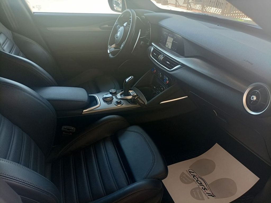 Alfa Romeo Stelvio 2022