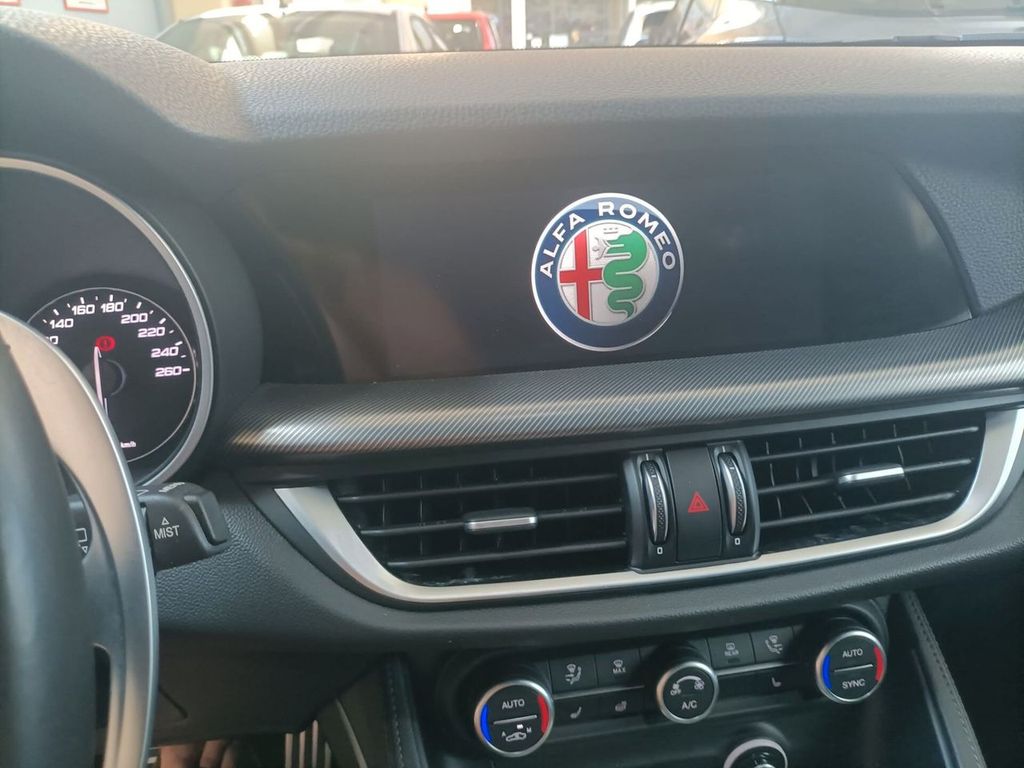 Alfa Romeo Stelvio 2022