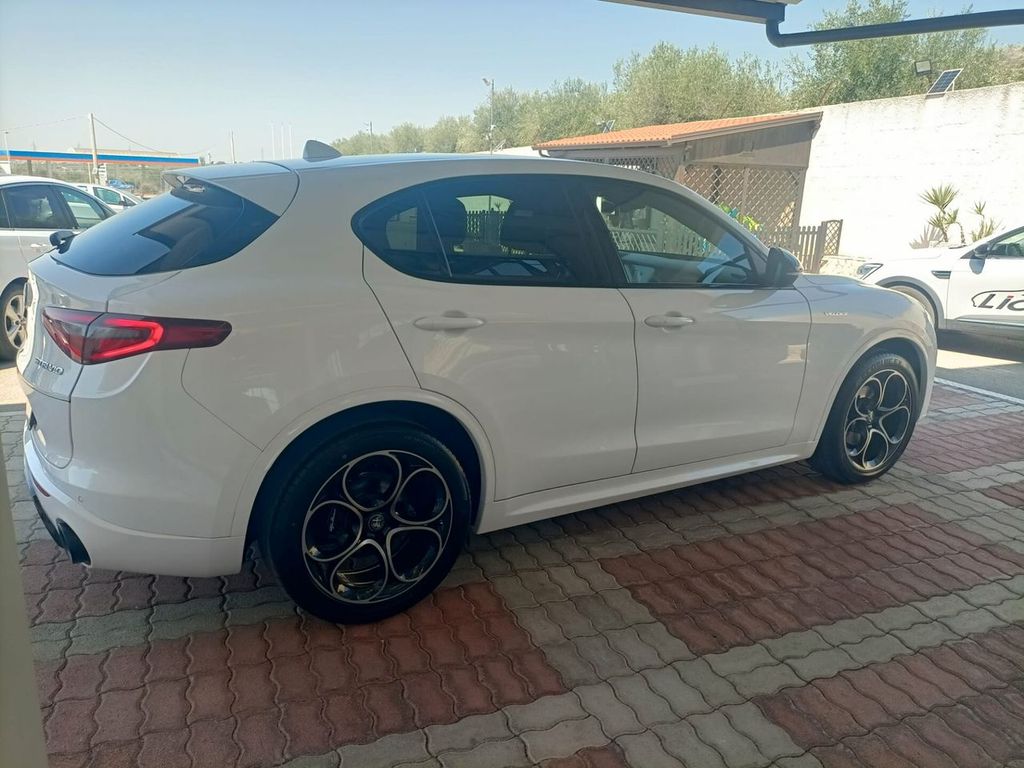 Alfa Romeo Stelvio 2022