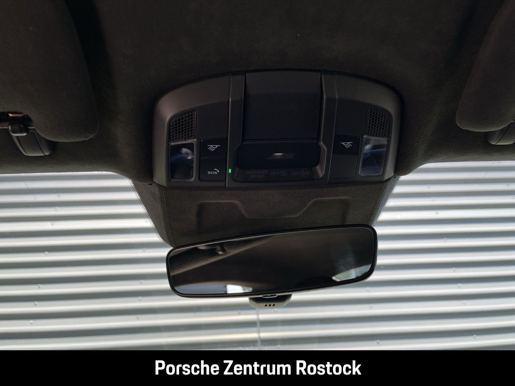 Porsche 992 2025