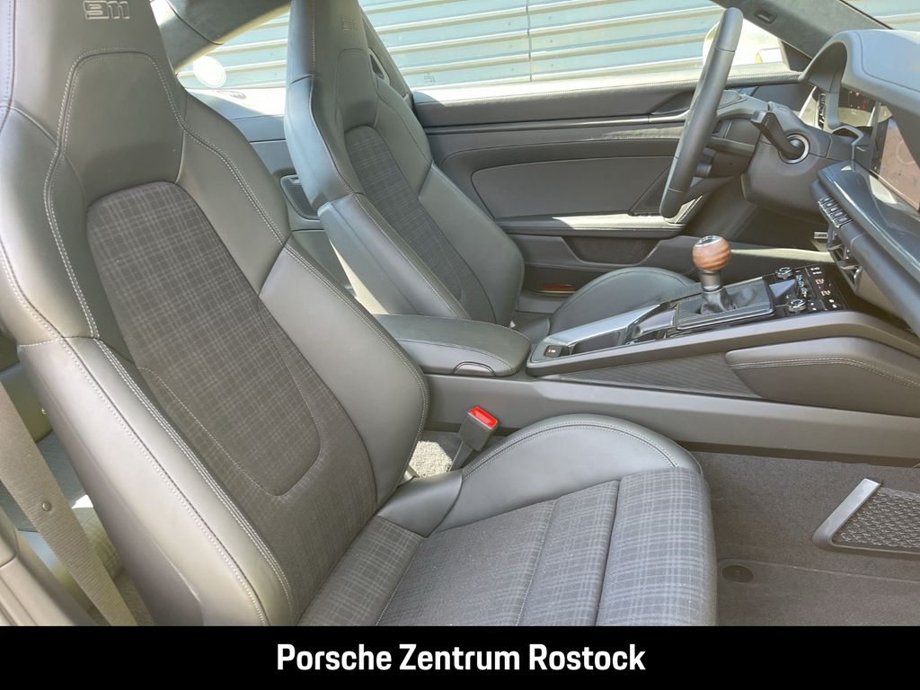 Porsche 992 2025