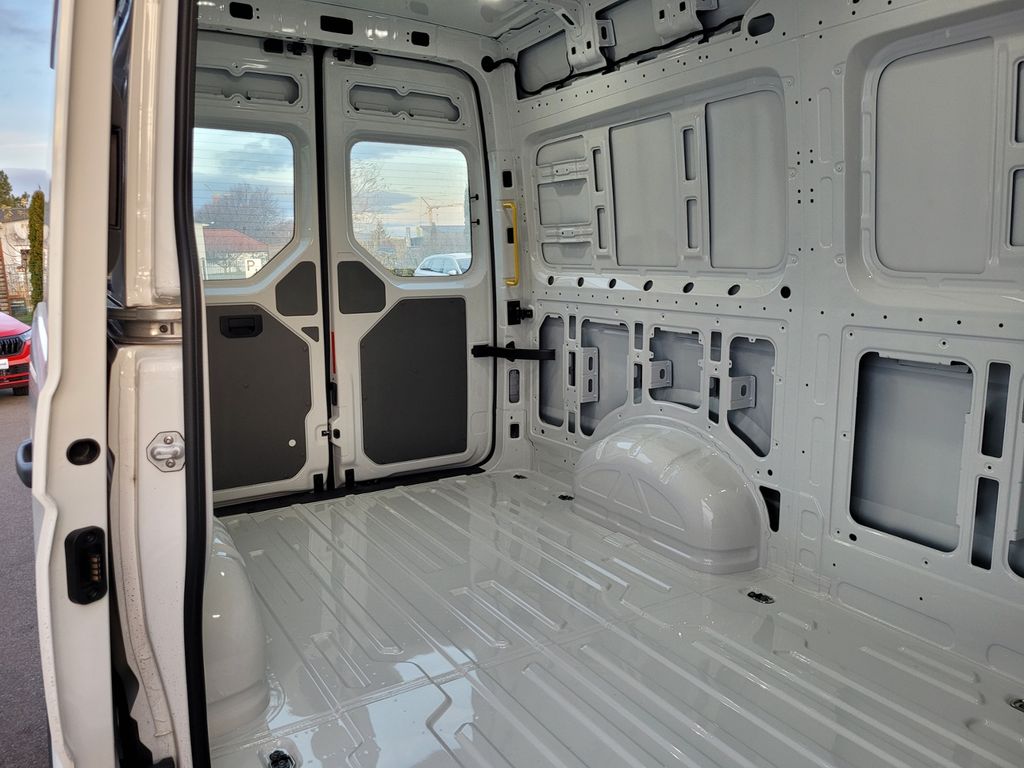 Volkswagen Crafter 2024