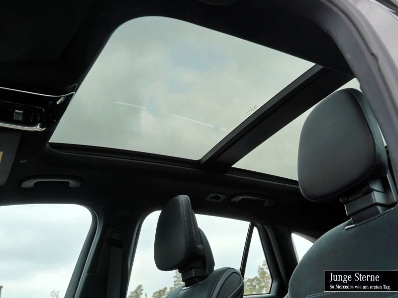 Mercedes-Benz GLC 300 2023