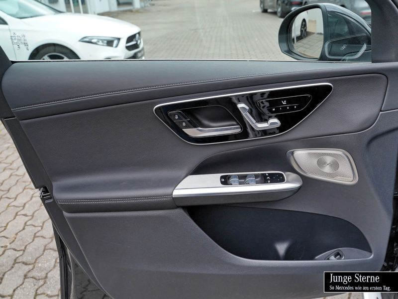 Mercedes-Benz GLC 300 2023