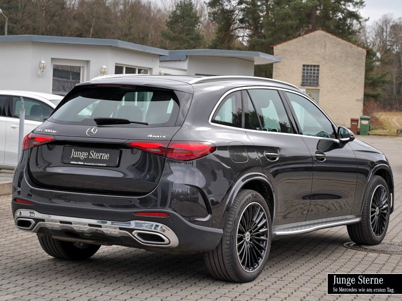 Mercedes-Benz GLC 300 2023