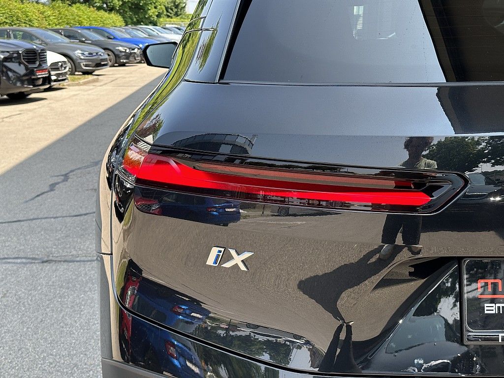 BMW iX 2021