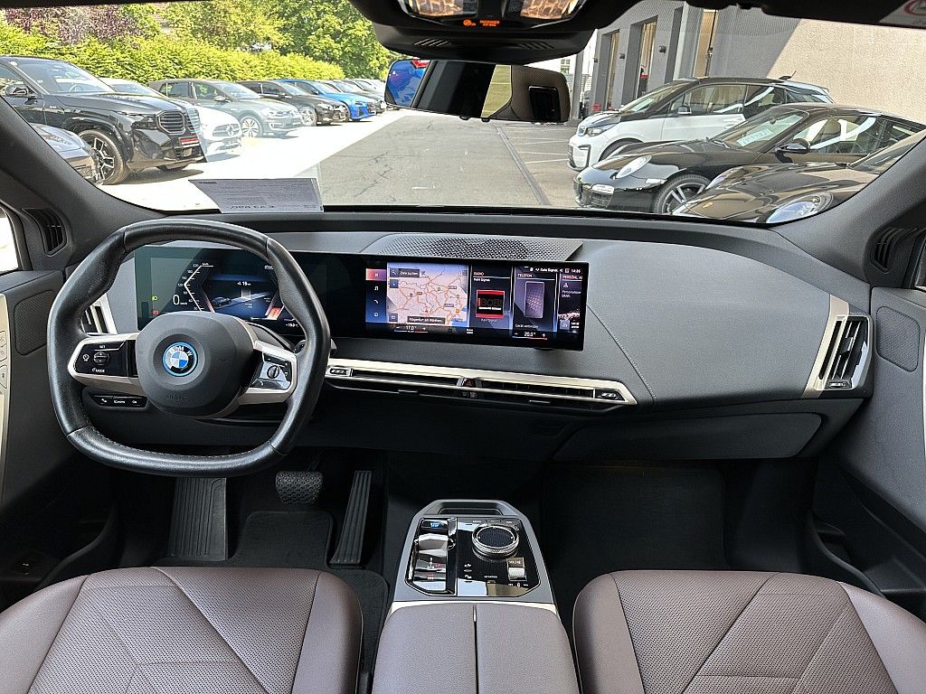 BMW iX 2021