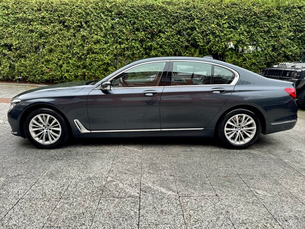 BMW 750 2017