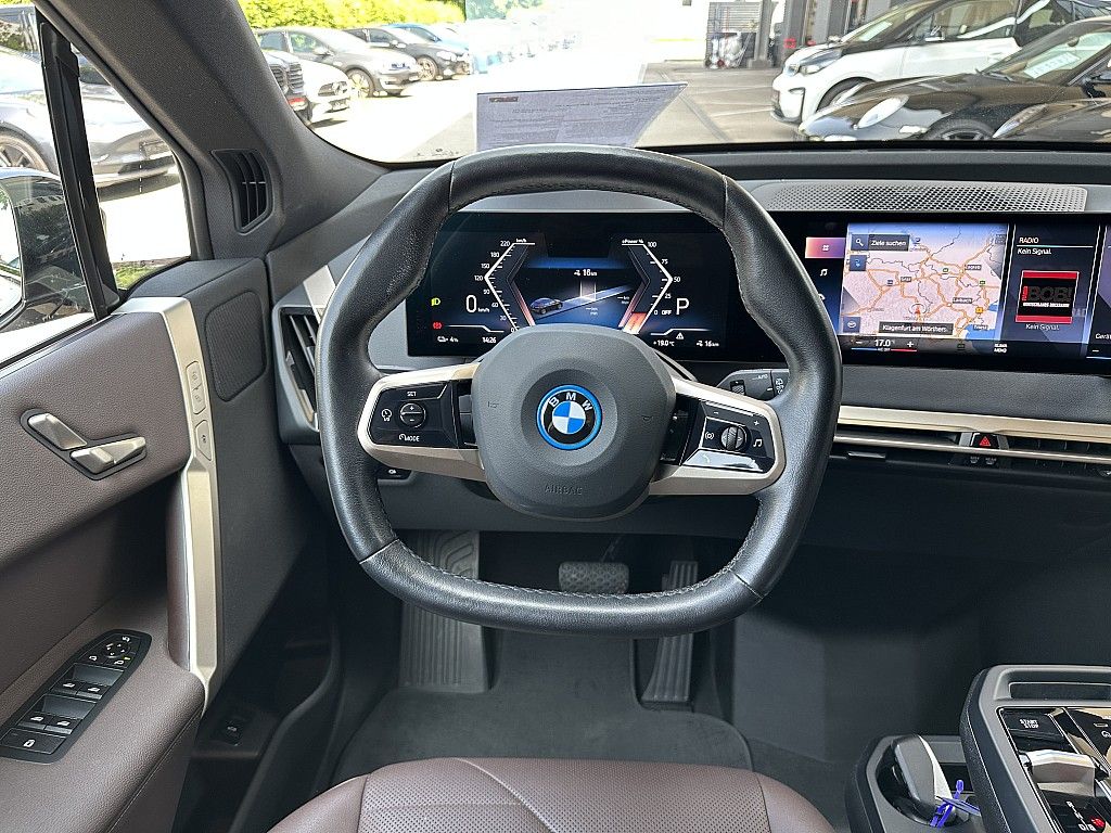 BMW iX 2021