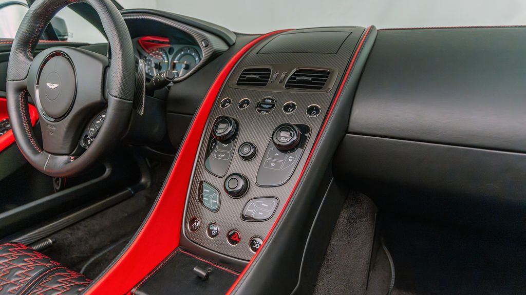 Aston Martin Vanquish 2018