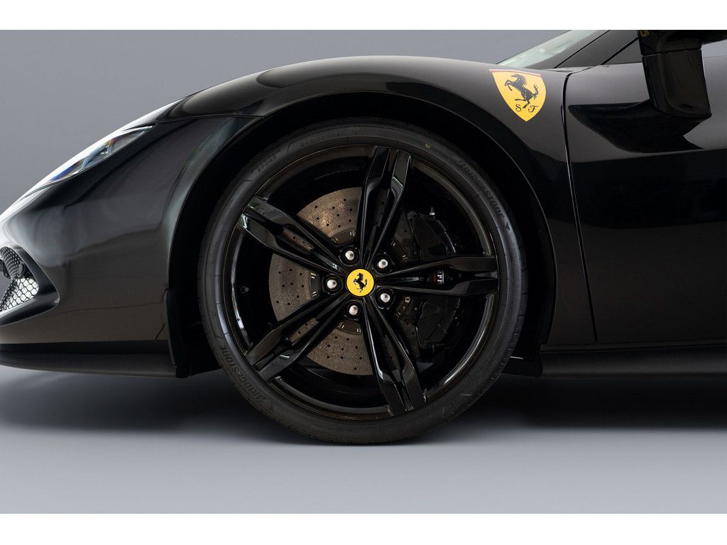 Ferrari 296 GTS 2025