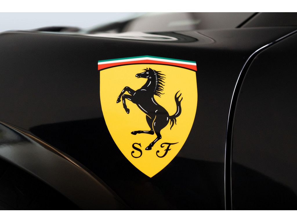 Ferrari 296 GTS 2025