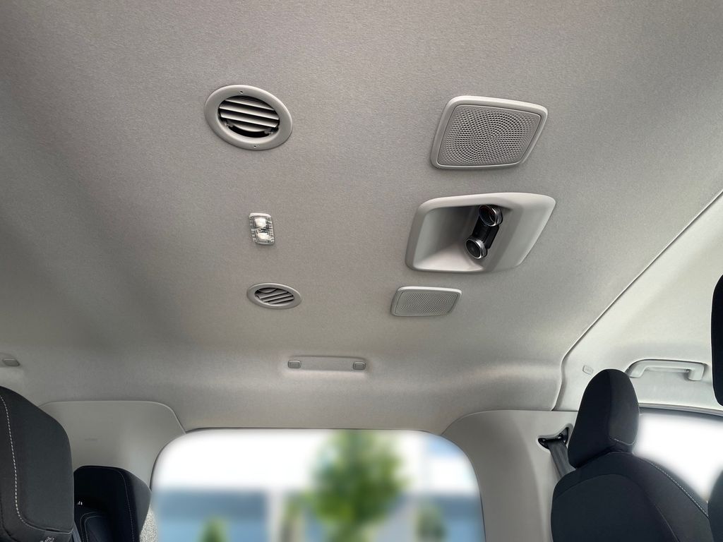 Volkswagen T7 Caravelle