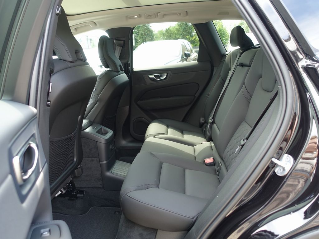Volvo XC60 2025