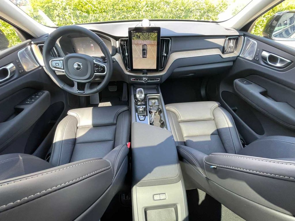 Volvo XC60 2025