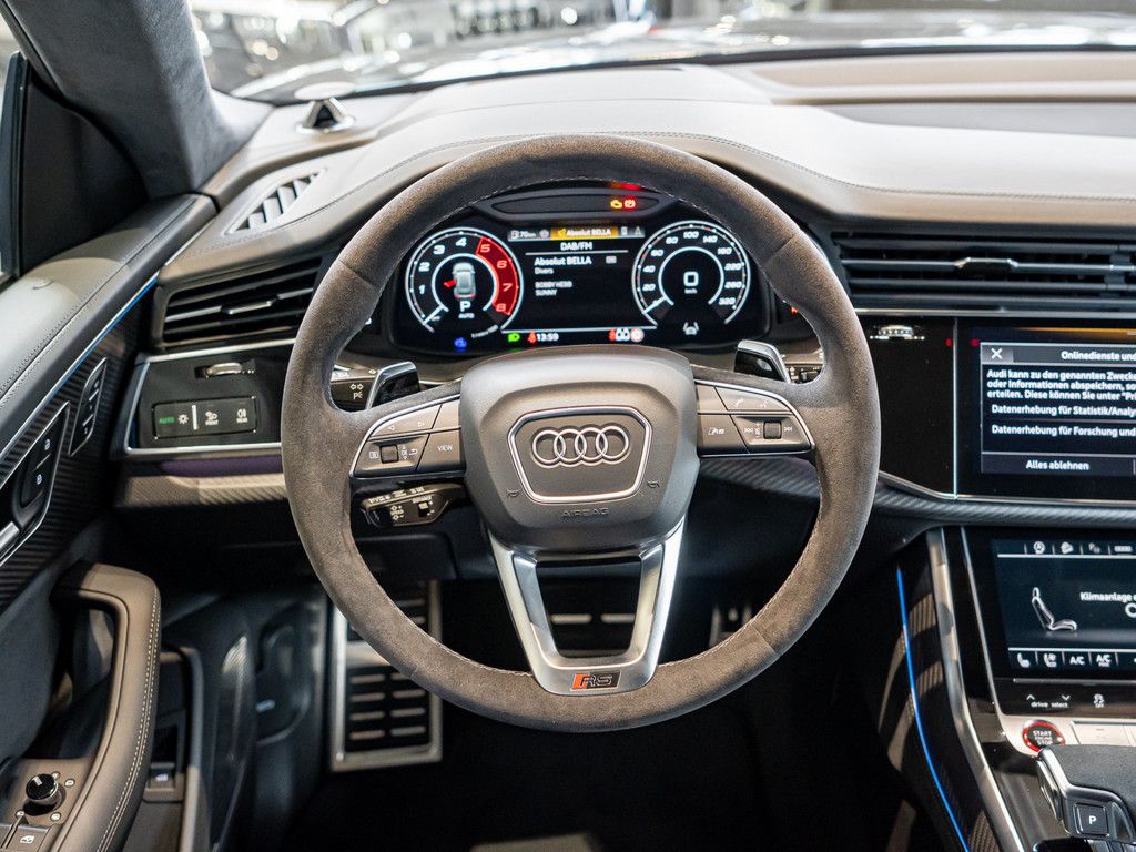 Audi RSQ8