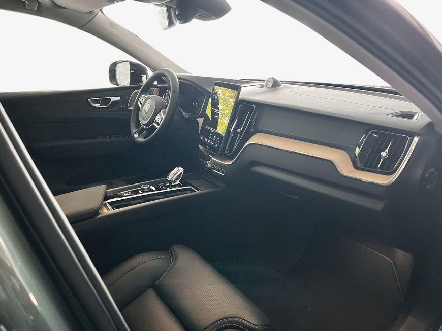 Volvo XC60 2025