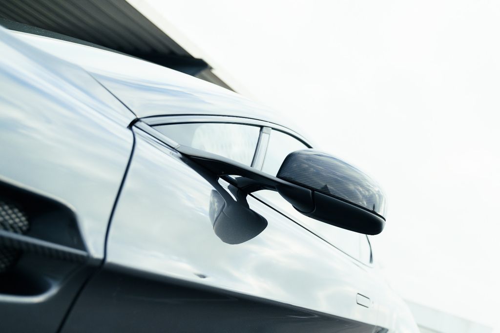 Aston Martin V12 Vantage 2016