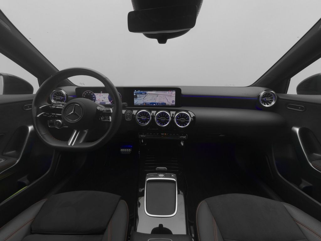 Mercedes-Benz A 180 2024