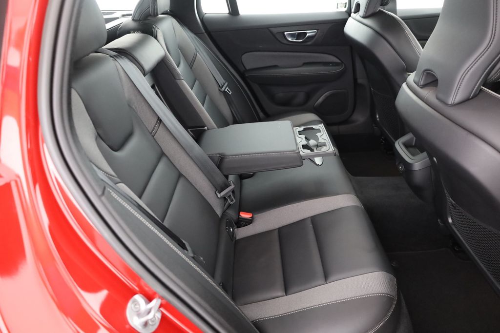 Volvo V60 2023