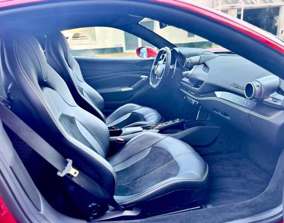 Ferrari F8 2021