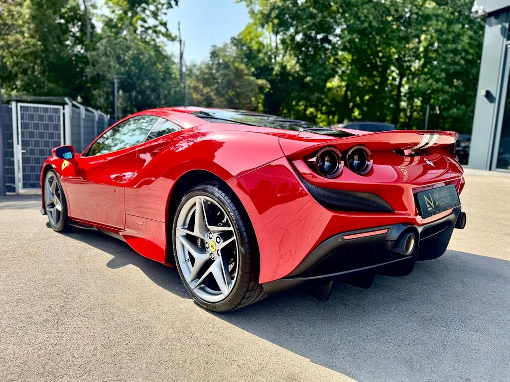 Ferrari F8 2021