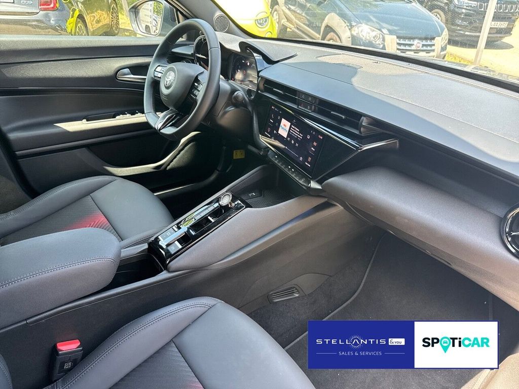 Alfa Romeo Junior 2025