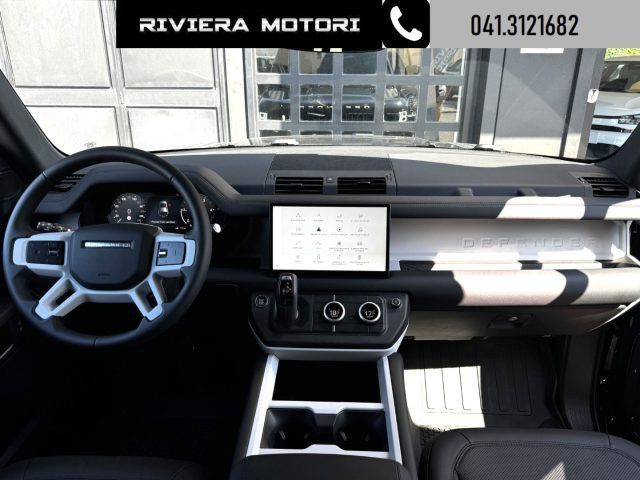 Land Rover Defender 2025