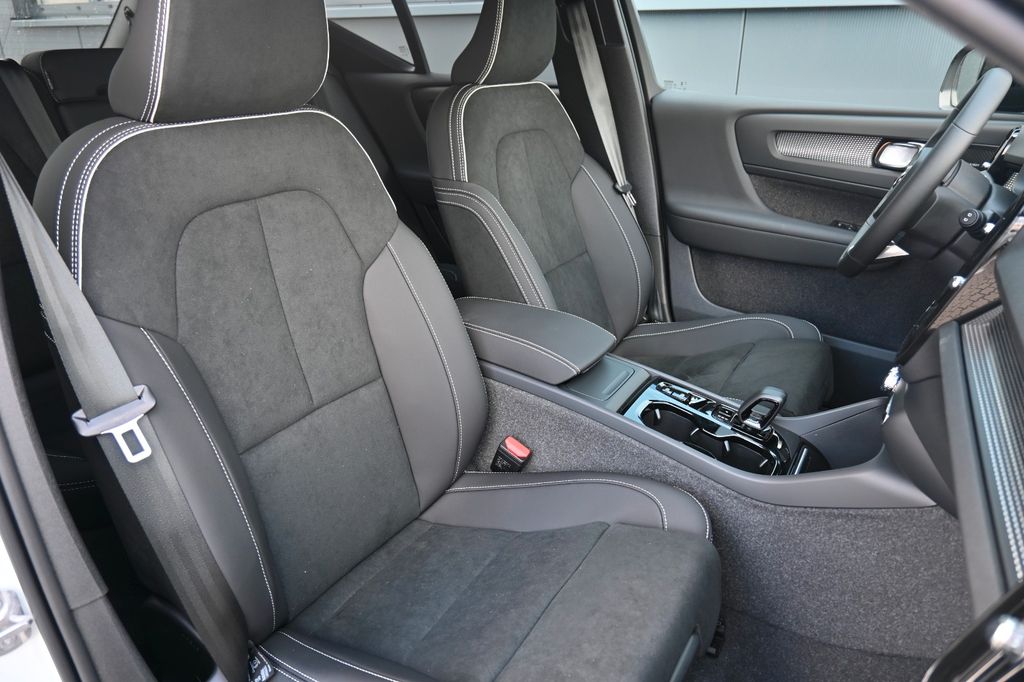 Volvo XC40 2024