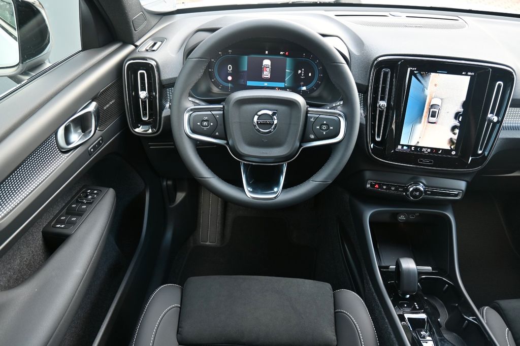 Volvo XC40 2024