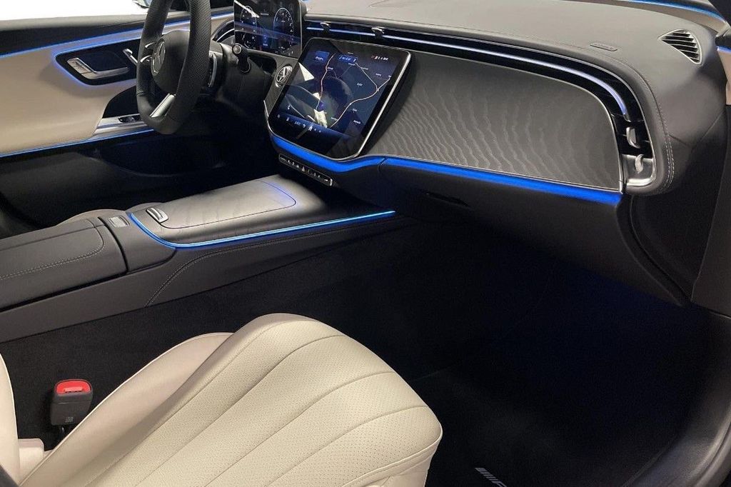 Mercedes-Benz E 300 2025