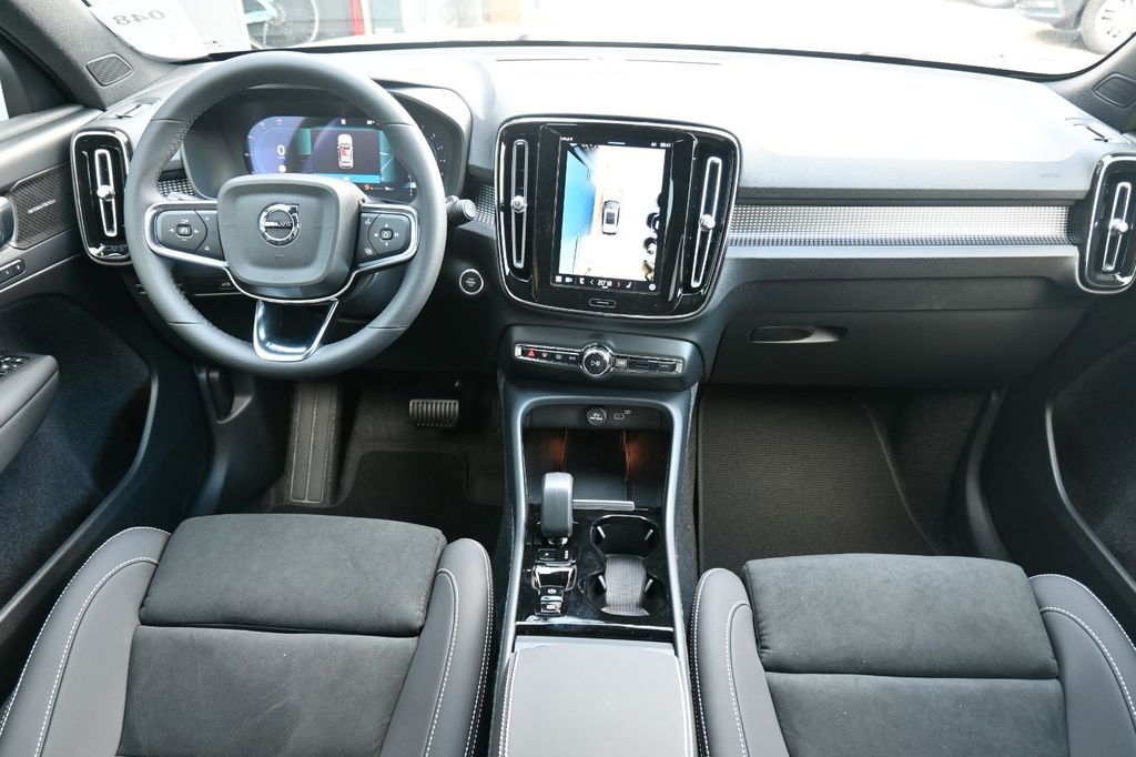 Volvo XC40 2024